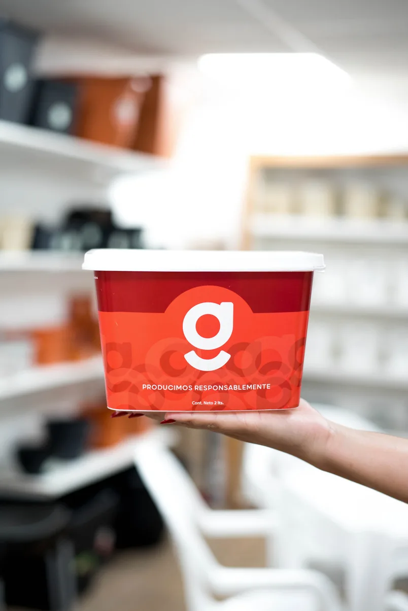 Balde industrial de 2 litros impreso con la marca G Packaging